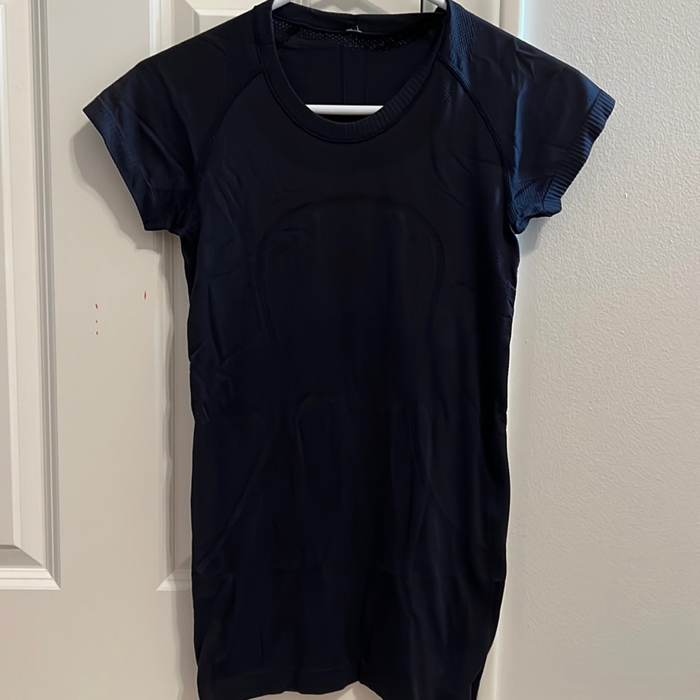 Lululemon Swiftly Tech Short Sleeve dark blue